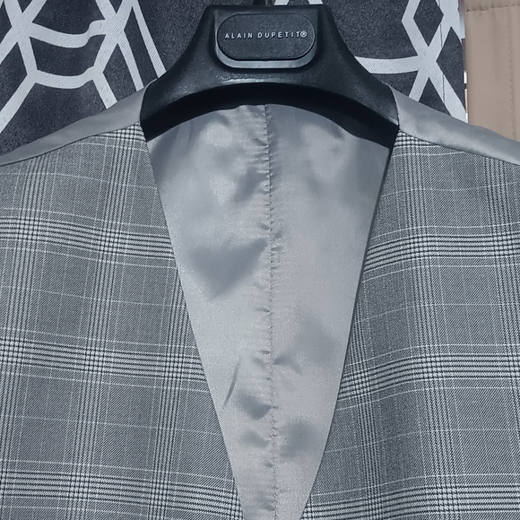 Mens Vest - Picture 3 of 7